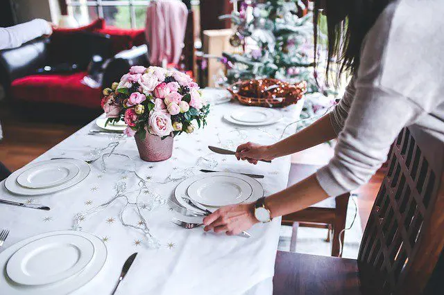 Informal table setting with textured linens