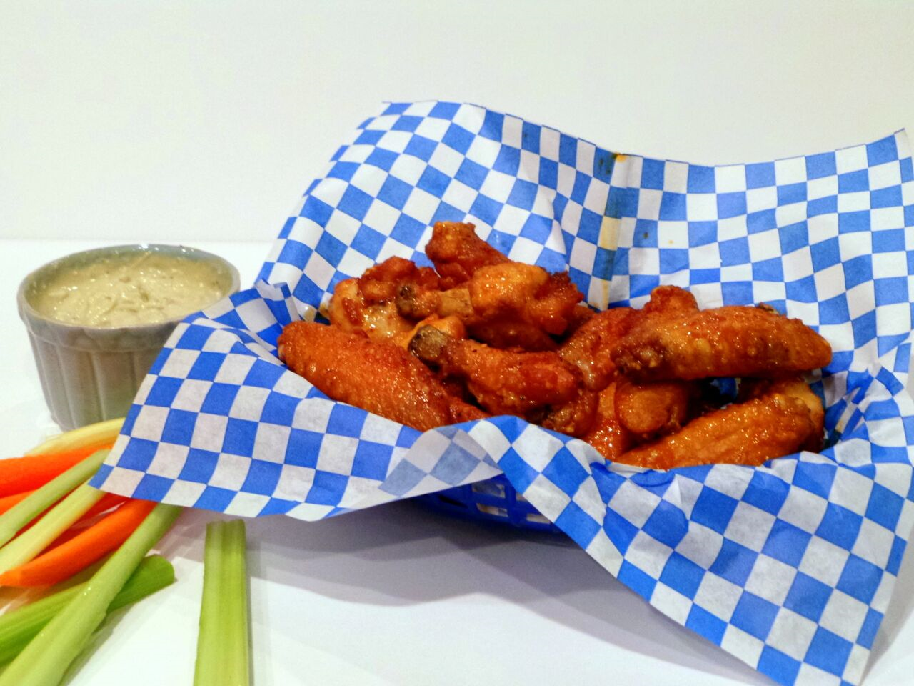 Hot Garlicky Wings Recipe for Football Season