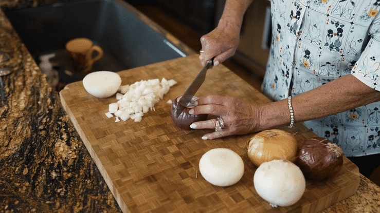 Instructional dicing video clip
